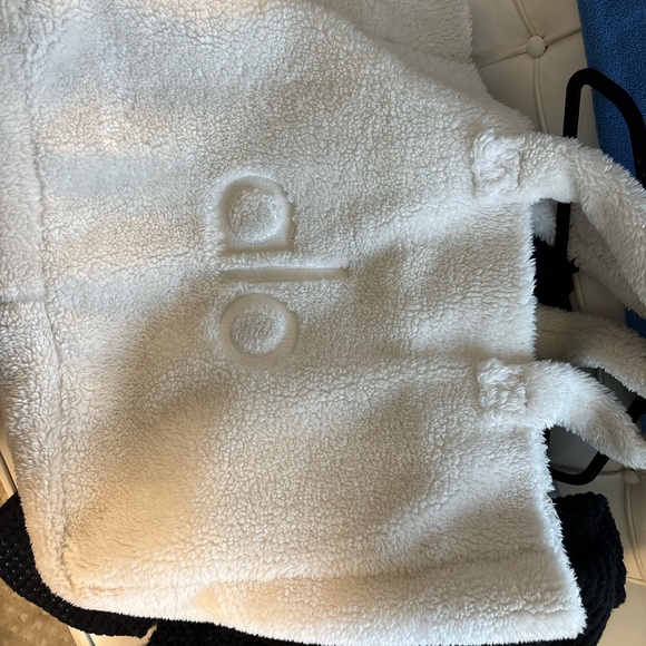 ALO Yoga Handbags - ALO Yoga White Sherpa Tote
